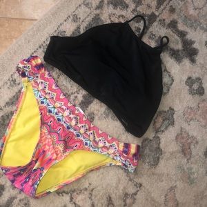 Trendy patterned bikini